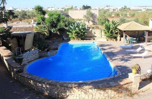 Castrignano del Capo Apartment | Homerez - Nice appartement 4 km away from the beach for 4 ppl. with shared pool