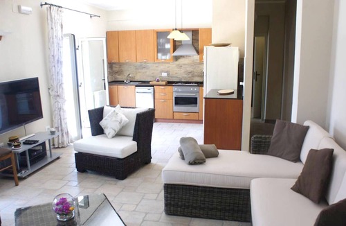 San Lucido Villa | Homerez - Villa 4 km away from the beach with swimming-pool, jacuzzi and terrace