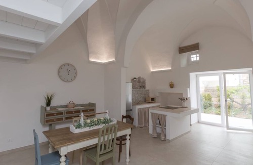 Felline House | HUNDRED LEAVES the village mansion with private garden