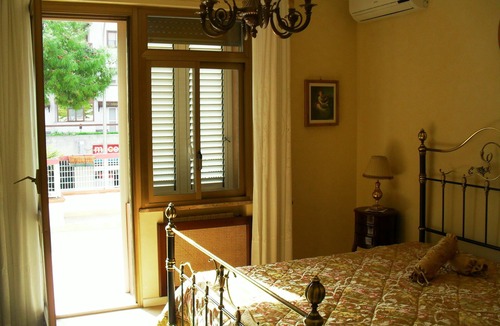 Barletta House | I 13 Cavalieri Guest House