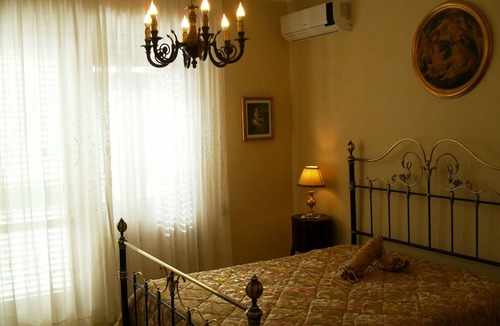 Barletta House | I 13 Cavalieri Guest House