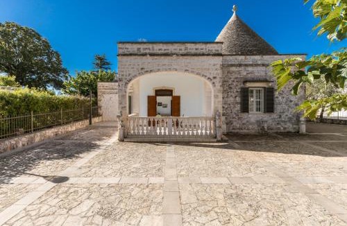 Locorotondo House | I Trulli della Collina by BarbarHouse