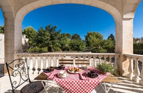 Locorotondo House | I Trulli della Collina by BarbarHouse