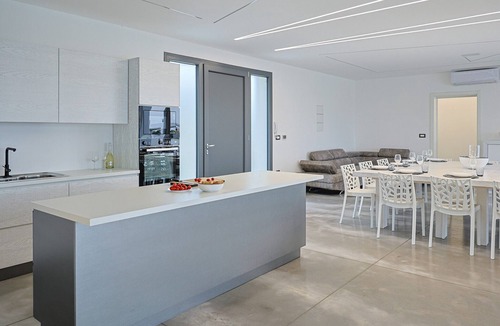 Ugento Villa | Independent Villa with Pool, Sea View, Wi-Fi, and Air Conditioning