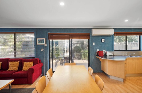 Black Head Apartment | Kingfisher a Charming 3-Bedroom Villa in Hallidays Point Perfect for Families