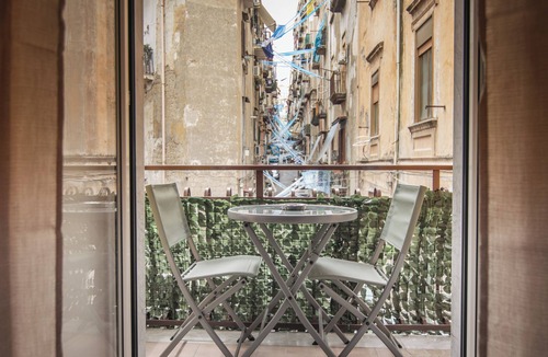 Historical Center House | La Casa di Masaniello - Partenope Historic Center Naples
