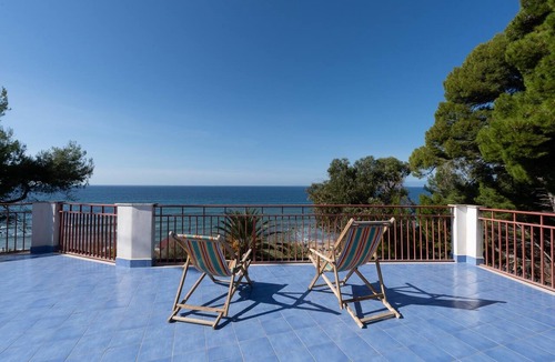 Castellabate Apartment | Large panoramic villa with direct beach access