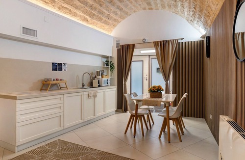 Bari City Centre Apartment | 'Lc Luxury' Apartment with Wi-Fi and Air Conditioning