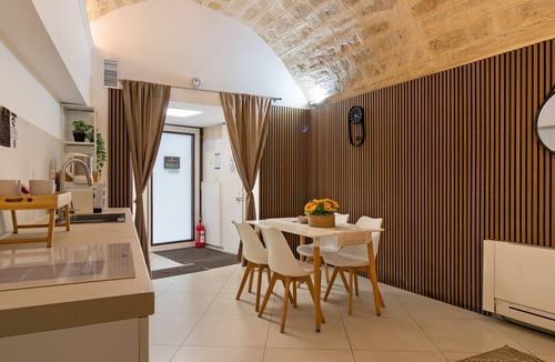 Bari City Centre Apartment | 'Lc Luxury' Apartment with Wi-Fi and Air Conditioning
