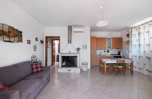 Muro Leccese Apartment | Le Crapare Apartment with Balcony and Air Conditioning