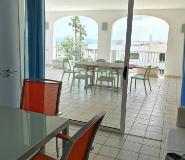 Marina di Pescoluse House | Le sorgenti camere e appartamenti