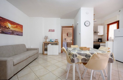Municipio 3 Apartment | Levante Eight Sea View Holiday Home with Sea View, Wi-Fi, and Air Conditioning