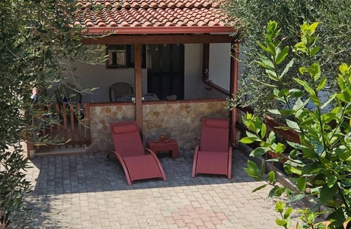 Peschici Apartment | Liberato Puglia Vacanze Villino 12 by Interhome