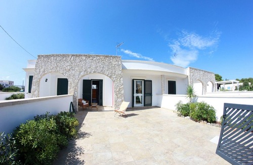 Marina di Mancaversa House | Lido lace cottage
