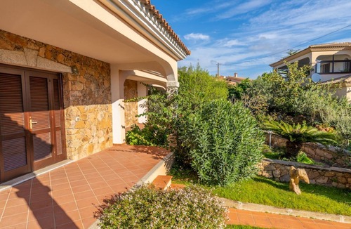 Case Peschiera-Lu Fraili Apartment | Living room with kitchenette and double or twin sofa bed, double bedroom, bathroom with shower. Located on the ground floor with garden or first floor with large terrace equipped with table and chairs. Well furnished, many with splendid panoramic v