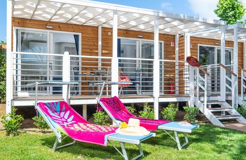 Le Rocchette House | Lovely apartment in villa for 4 guests with WIFI, pool, A/C, TV and terrace