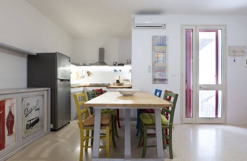 Torre Vado House | Lovely apartment in villa for 6 people with A/C, WIFI, TV, terrace and pets allowed