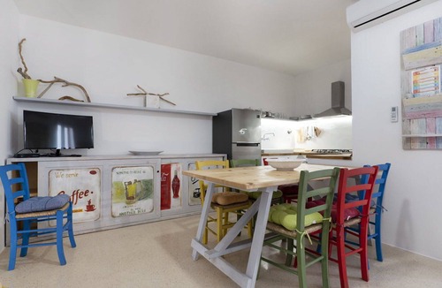 Torre Vado House | Lovely apartment in villa for 6 people with A/C, WIFI, TV, terrace and pets allowed