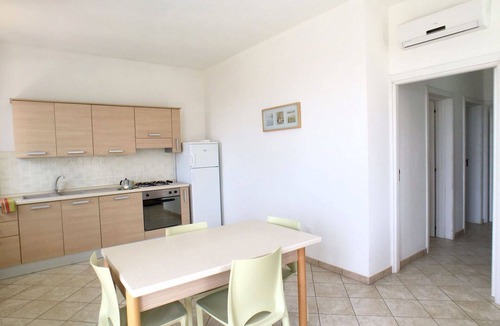 Torre Vado Apartment | Lovely apartment for 8 people with A/C, TV, balcony and pets allowed