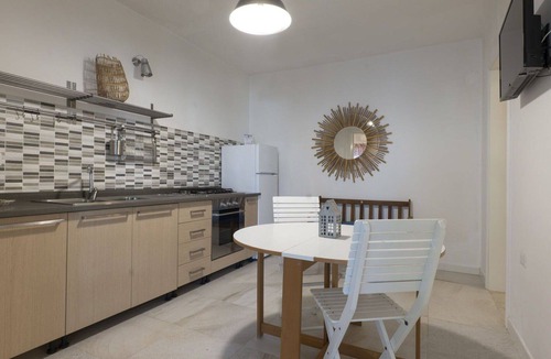Torre Vado Apartment | Lovely apartment for 4 people with A/C, TV, terrace and pets allowed