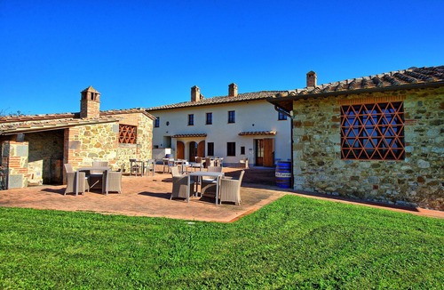 Castelnuovo Berardenga Apartment | Lovely apartment for 2 guests with pool, A/C, TV and panoramic view, close to Siena