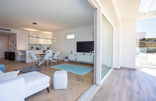 Scarlino Apartment | Lovely apartment for 4 people with WIFI, A/C, hot tub, terrace, pets allowed and panoramic view