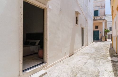 Alezio Apartment | Luxury Rooms - Daniela Apartment with Wi-Fi and Air Conditioning