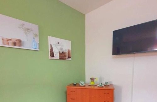 Margherita di Savoia Apartment | Magnificent classic green apartment for couples in the center