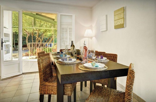 Cotignac House | Maison Lou Amourier - Provence house for 6, pool & garden - OVO Network