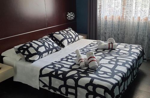 Cosenza Apartment | Manu's Guest Suite