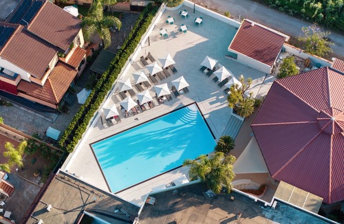 Laura Apartment | Marina Living Rooms – Economy Double Room with Shared Pool, Wi-Fi, and Air Conditioning