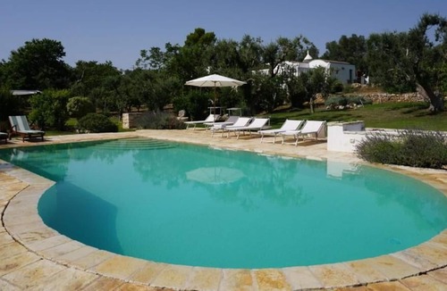 Ceglie Messapica Villa | Max 10 guests, infinity swimming pool, 5 bedrooms, 4 bathrooms, wonderful garden
