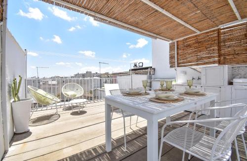 Ceglie Messapica Apartment | Mina's roof apartment terrace: whit sea view