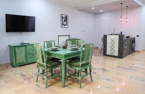 Historical Center Apartment | Modern Apartment at Piazza del Gesu' by Wonderful Italy