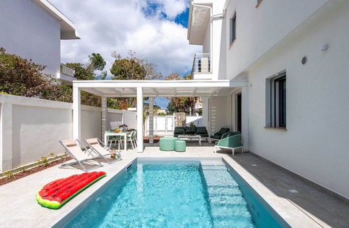 Mondello Villa | Mondello, Villa Blu with swimming pool (7 min from the beach)