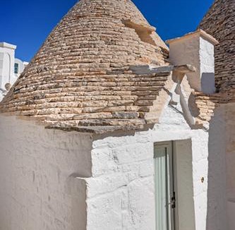The Trulli of Alberobello House | Monte Adamello - dimora nei trulli