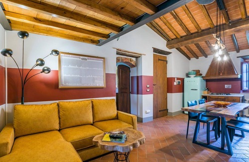 Gaiole in Chianti Apartment | Nice apartment for 6 guests with pool, A/C, WIFI, TV, patio, pets allowed and panoramic view