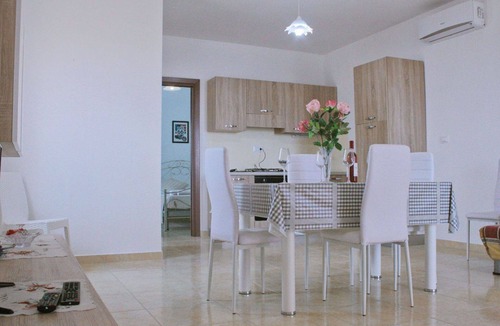 Torre Vado Apartment | Nice apartment for 10 guests with A/C, TV, terrace and pets allowed