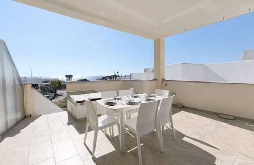 Torre Vado Apartment | Nice apartment for 10 guests with A/C, TV, terrace and pets allowed