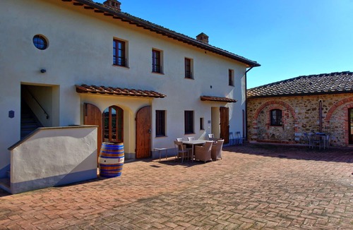 Castelnuovo Berardenga Apartment | Nice apartment for 2 people with pool, A/C, TV and panoramic view, close to Siena