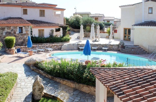 S'Iscala Apartment | Nice apartment for 4 guests with A/C, pool, WIFI, TV, terrace and pets allowed