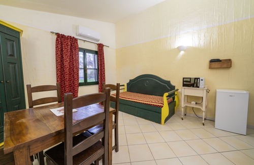 Arborea Apartment | Nice apartment for 4 people with pool, A/C, WIFI, TV and pets allowed