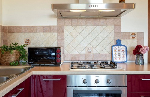 Schifoni Apartment | Nice apartment for 6 guests with A/C, WIFI, TV, patio and pets allowed