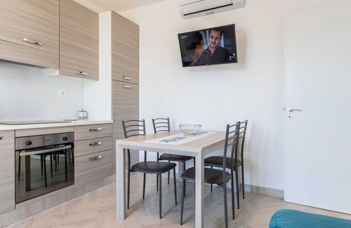 Marina di Pescoluse House | Nice apartment in villa for 4 guests with A/C, TV, patio and pets allowed