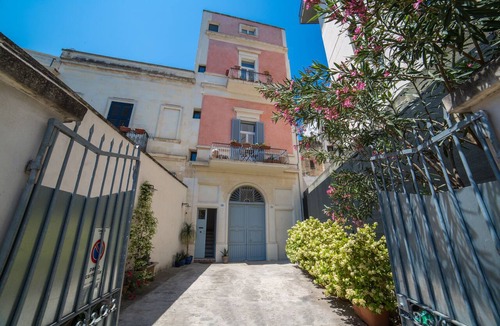 Lecce Historic Center Apartment | Nuvole Barocche – Charming, spacious apartment city center of Lecce with parking