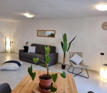 Torre Lapillo Apartment | !OFFERTA LAST MINUTE! LUSSUOSO appartamento NUOVO 300m dalla spiaggia