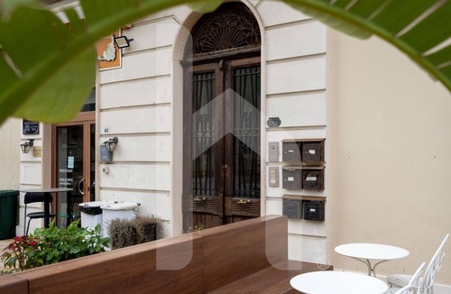 Pineto Apartment | Palazzo Passerini is one of the historic buildings, in the heart of Pineto, offers the possibility of a stay a few steps from the sea and all services. Located on the second floor, also reachable by elevator, and is arranged on two levels. On the entranc