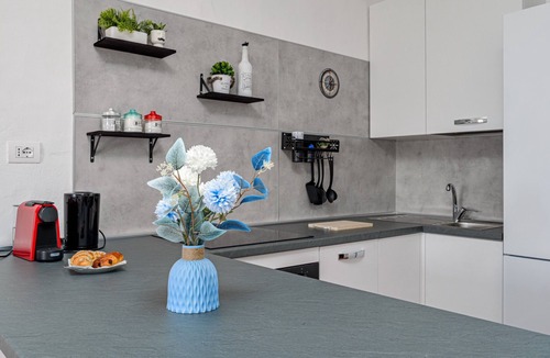 Baia Caddinas Apartment | ‘Pedra Rosa Tavolara’ Apartment with Sea View, Wi-Fi and Air Conditioning