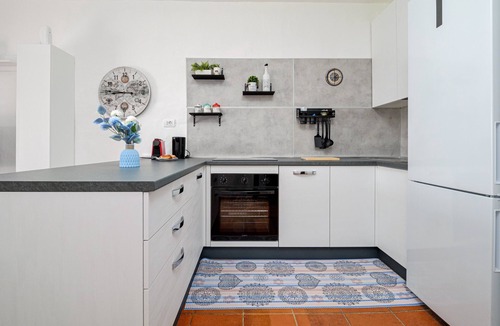 Baia Caddinas Apartment | ‘Pedra Rosa Tavolara’ Apartment with Sea View, Wi-Fi and Air Conditioning