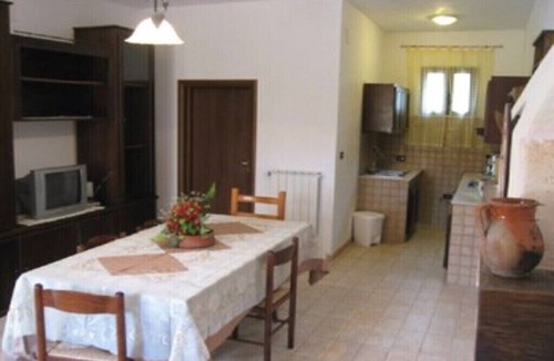 Oria Apartment | Piccolo 2 apartment in complex with ample parking 15min from the sea